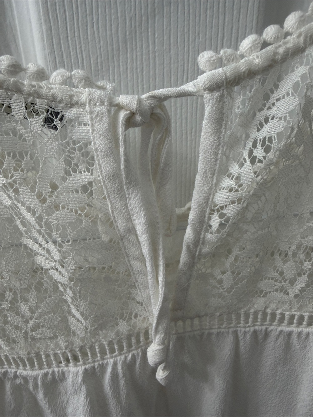Daniel Rainn Ivory Lace Pintuck Peasant Blouse - Picture 4 of 6